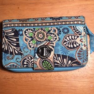 VERA BRADLEY Twistlock Wallet